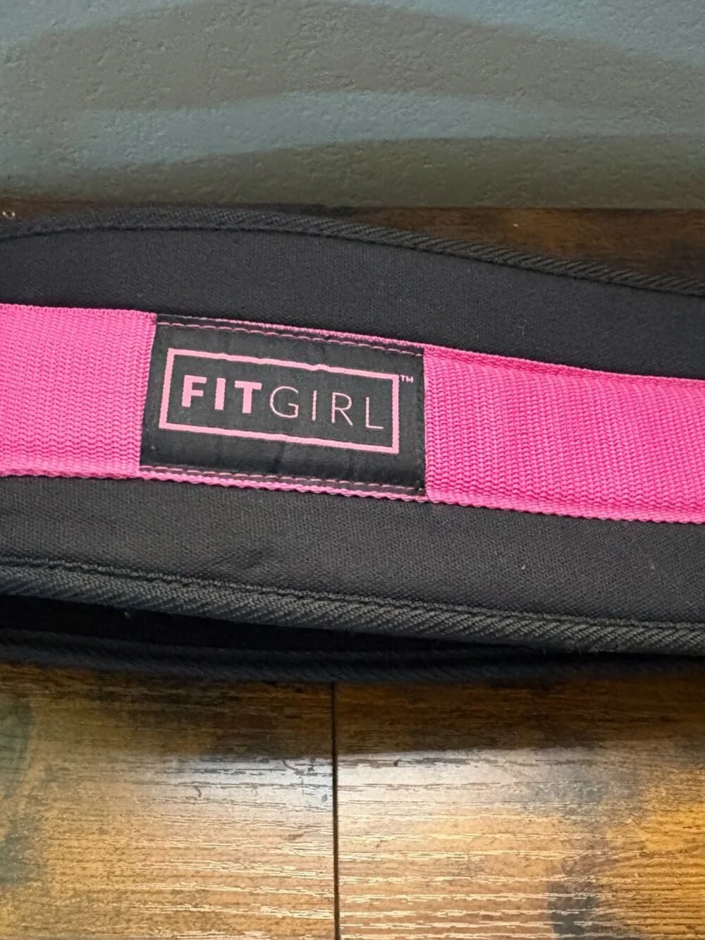 🛍️ FITGIRL Weightlifting Belt Size M Black Pink Velcro
